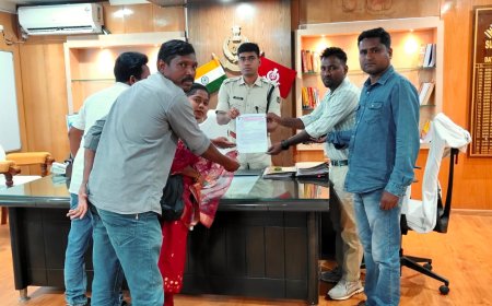 ସାମ୍ବାଦିକ ଙ୍କୁ ମାରଣାତ୍ମକ ଆକ୍ରମଣ ର ପ୍ରତିବାଦ କରି ଏସ ୟୁ ଜେ ତରଫରୁ ଏସ ପି ଙ୍କୁ ଦାବିପତ୍ର ପ୍ରଦାନ