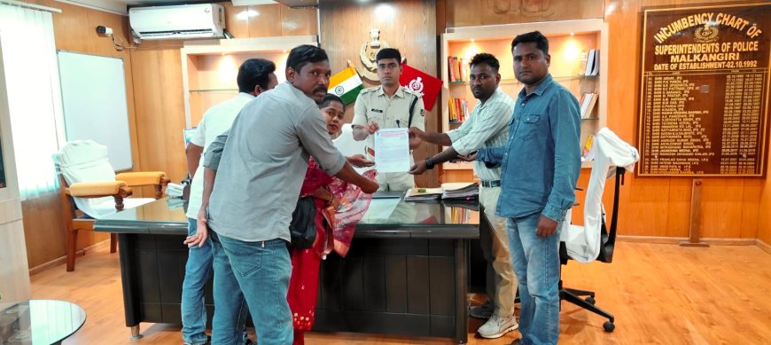 ସାମ୍ବାଦିକ ଙ୍କୁ ମାରଣାତ୍ମକ ଆକ୍ରମଣ ର ପ୍ରତିବାଦ କରି ଏସ ୟୁ ଜେ ତରଫରୁ ଏସ ପି ଙ୍କୁ ଦାବିପତ୍ର ପ୍ରଦାନ