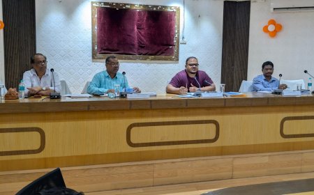 ଆକ୍ସନ ମୋଡ୍‌ରେ ନୂତନ ଜିଲ୍ଲାପାଳ: ପ୍ରଶାସନିକ ସମୀକ୍ଷା ବୈଠକ ଜରିଆରେ ବିକାଶର ନୂଆ ପର୍ଯ୍ୟାୟ*