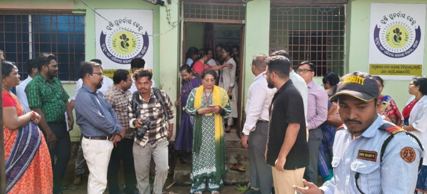 ମାଲକାନଗିରି ଜିଲ୍ଲା ଗସ୍ତ କଲେ ମହିଳା ଓ ଶିଶୁ ବିକାଶ ସଚିବ ଡଃ ମୃଣାଳିନୀ ଦର୍ଶାଲ; ପୁଷ୍ଟିହୀନତା ଦୂରୀକରଣ ଉପରେ ଗୁରୁତ୍ୱ*