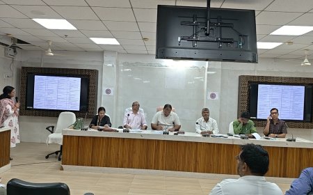 ସ୍ୱାସ୍ଥ୍ୟ ଭିତ୍ତିଭୂମିର ବିକାଶ ଉପରେ ଜିଲ୍ଲାପାଳଙ୍କ ଗୁରୁତ୍ୱ*  *ତୃଣମୂଳ ସ୍ତରରେ ଯୋଜନା ପହଞ୍ଚାଇବାକୁ ନିର୍ଦ୍ଦେଶ*