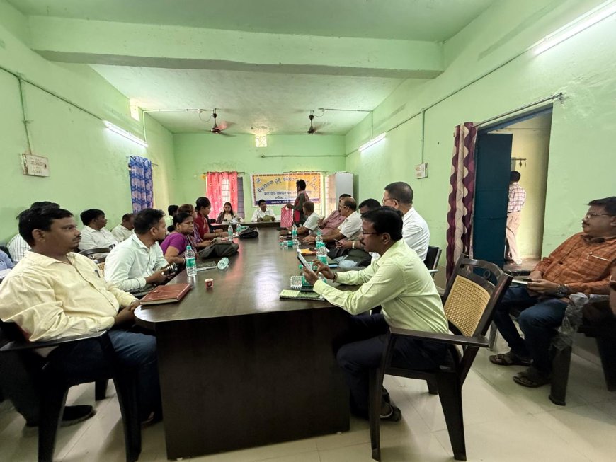 ଓଲ୍ଡ ଚିମିଟାପାଲ୍ଲୀରେ ଯୁଗ୍ମ ଜନ ଅଭିଯୋଗ ଶୁଣାଣି ଶିବିର ଅନୁଷ୍ଠିତ ,୫୪ଟି ଅଭିଯୋଗର ଶୁଣାଣି ସହ ଅସହାୟଙ୍କୁ ସହାୟତା ପ୍ରଦାନ*