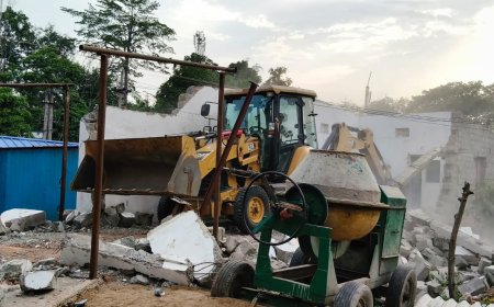 ଚିତ୍ରକୋଣ୍ଡାରେ ପ୍ରଶାସନର ବଡ଼ କାର୍ଯ୍ୟାନୁଷ୍ଠାନ: ଚାଲିଲା ବୁଲ୍‌ଡୋଜର, କୋଟିଏରୁ ଅଧିକ ମୂଲ୍ୟର ସରକାରୀ ଜମି ଜବରଦଖଲ ମୁକ୍ତ*