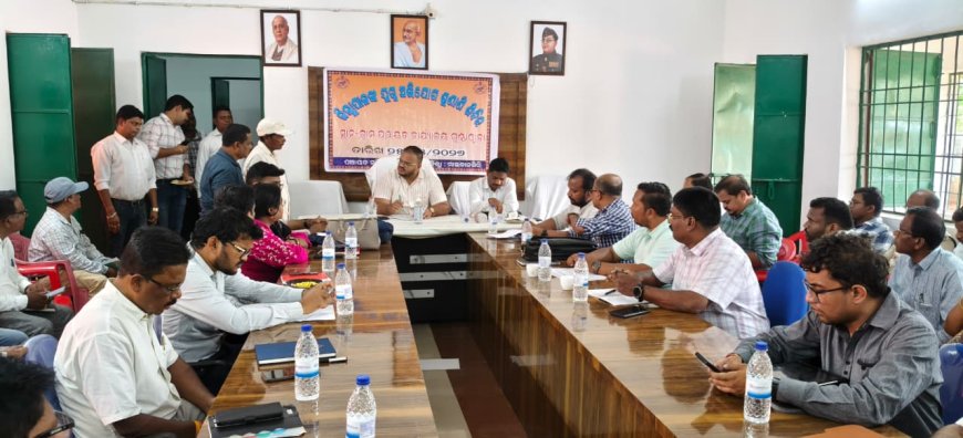 ଚିତ୍ରକୋଣ୍ଡାର ଗୁଣ୍ଠାୱାଡା ଗ୍ରାମ ପଞ୍ଚାୟତରେ ଅଭିଯୋଗ ଶୁଣାଣି: ୫୦ଟି ଅଭିଯୋଗ ପତ୍ର ଗ୍ରହଣ, ତୁରନ୍ତ ସମାଧାନ ପାଇଁ ଜିଲ୍ଲାପାଳଙ୍କ ନିର୍ଦ୍ଦେଶ*