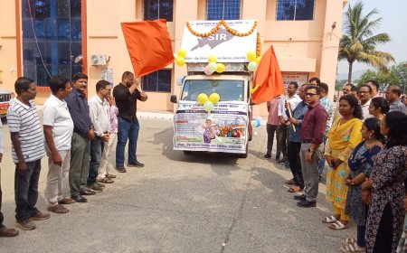 ଜିଲ୍ଲାପାଳଙ୍କ ଦ୍ୱାରା ‘ସଚେତନତା ରଥ’ ର ଶୁଭାରମ୍ଭ, ଗାଁ ଗାଁରେ ବଣ୍ଟାହେବ ଫର୍ମ*