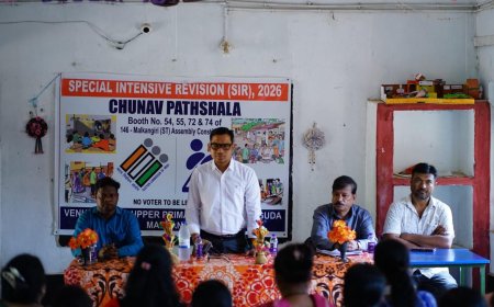 *ସ୍କୁଲ ପିଲାଙ୍କ କ୍ଲାସରୁମରେ ଏବେ ଚୁନାବ ପାଠଶାଳା* ମାଲକାନଗିରିରେ ଭୋଟରଙ୍କୁ ସଚେତନ କରୁଛି ଜିଲ୍ଲା ପ୍ରଶାସନ