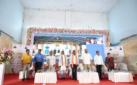 ମାଲକାନଗିରିରେ ଜିଲ୍ଲା ସ୍ତରୀୟ ‘ମୁଖ୍ୟମନ୍ତ୍ରୀ ଅନ୍ନପୂର୍ଣ୍ଣା ଯୋଜନା’ର ଶୁଭାରମ୍ଭ: ସ୍ମାର୍ଟ ରାସନ କାର୍ଡ ଓ ସ୍ମାର୍ଟଫୋନ୍ ବଣ୍ଟନ*